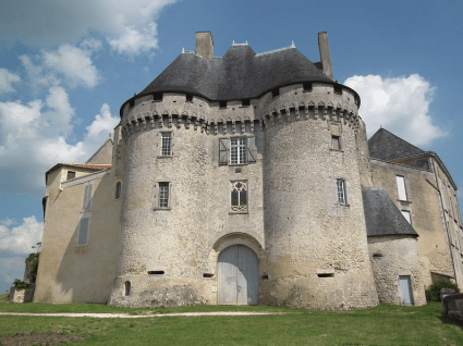 Image du Château de Barbezieux par Cobber17 (Ce fichier est sous licence Creative Commons Attribution 3.0 Unported).