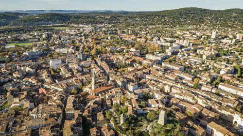 vue d’ensemble ou vue aérienne de la ville ou du centre historique